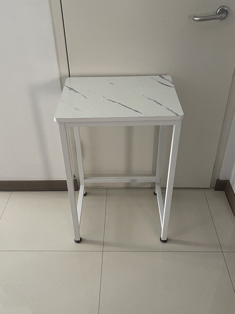 Side table (Category: Tables & Sets) located in Singapore. Submitted by oct_and_dec (Listing ID 1470215600, Image 2). Description: L：50 W：40 H：75cm.