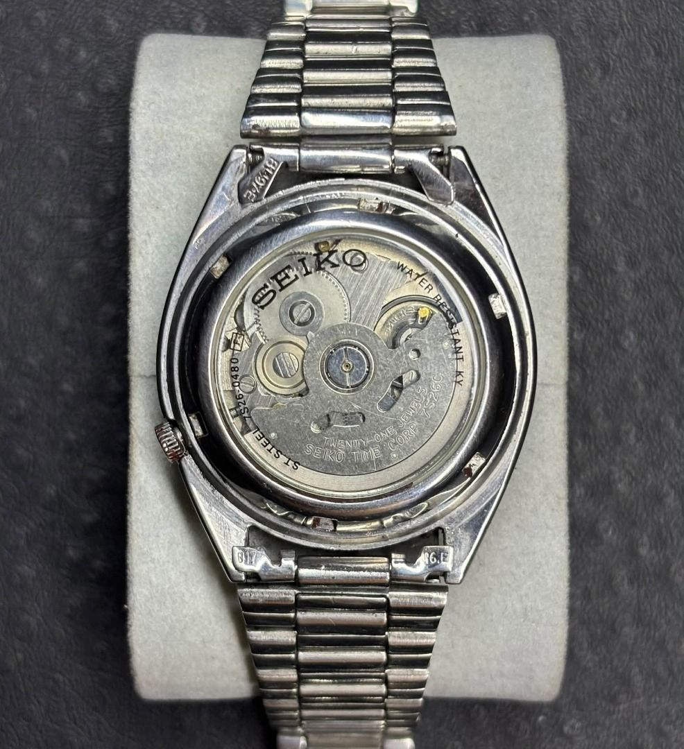 Sieko 5 7S26-0420 (Category: Men's Watches) located in Caloocan City. Submitted by primetime_watches (Listing ID 1470246481, Image 2). Description: Newly buffing Bracelet : 58mm / 101mm stainless steel and case Dial : White 💰Price : 2000 📦LBC 💸GCASH / COP / COD.