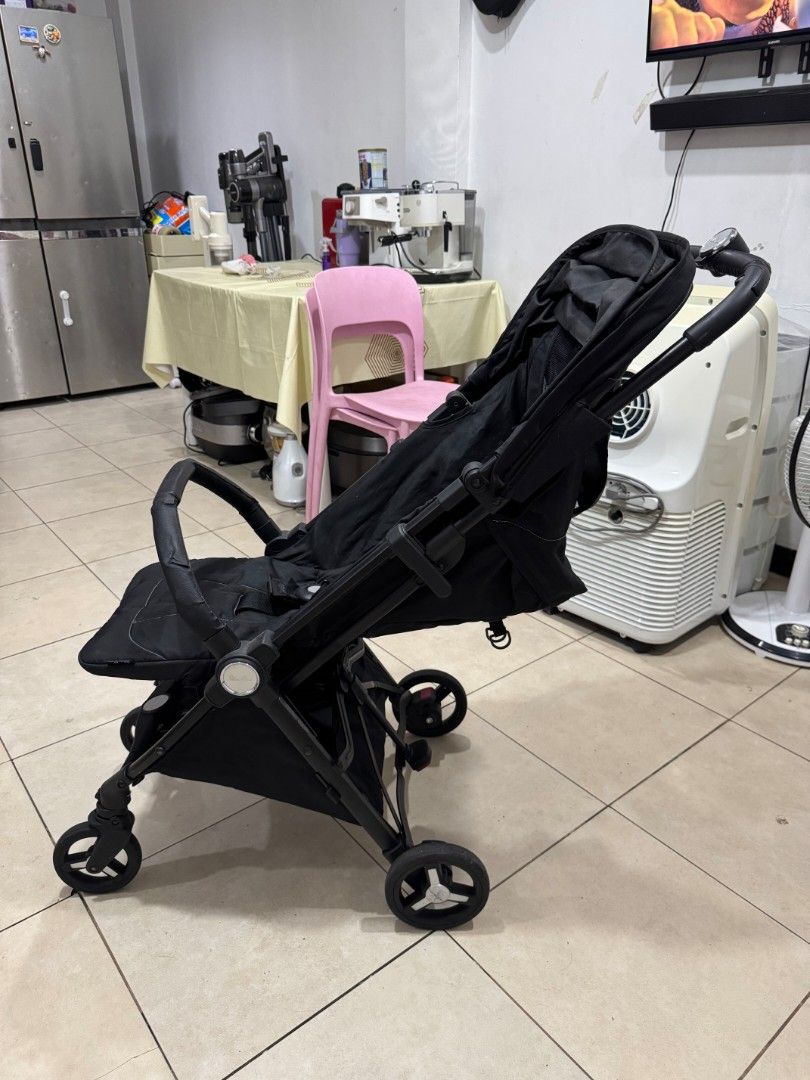 Silver Cross Jet Capsule Type Cabin-Size Stroller (Category: Strollers) located in Lapu Lapu. Submitted by axl.rose05 (Listing ID 1470150408, Image 2). Description: Silver Cross Jet stroller, compact and lightweight. Easy to fold and convenient to bring when travelling or going out with your little one. Features: ✓ Compact folding design ✓ Lightweight and easy to maneuver ✓ One-hand fold for convenience ✓ Reclining seat for baby's comfort ✓ 5-poi