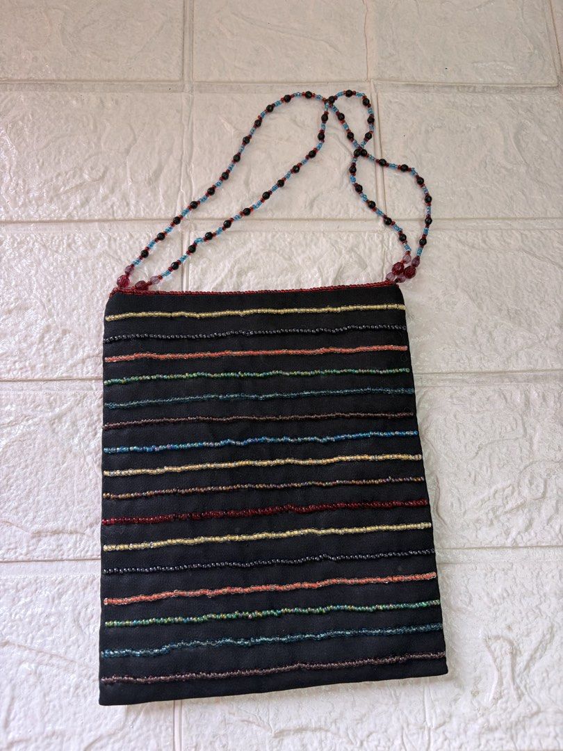 Singapore mini Beaded bag (Category: Purses & Pouches) located in Manila. Submitted by thekidshop (Listing ID 1470277652, Image 1). Description: .