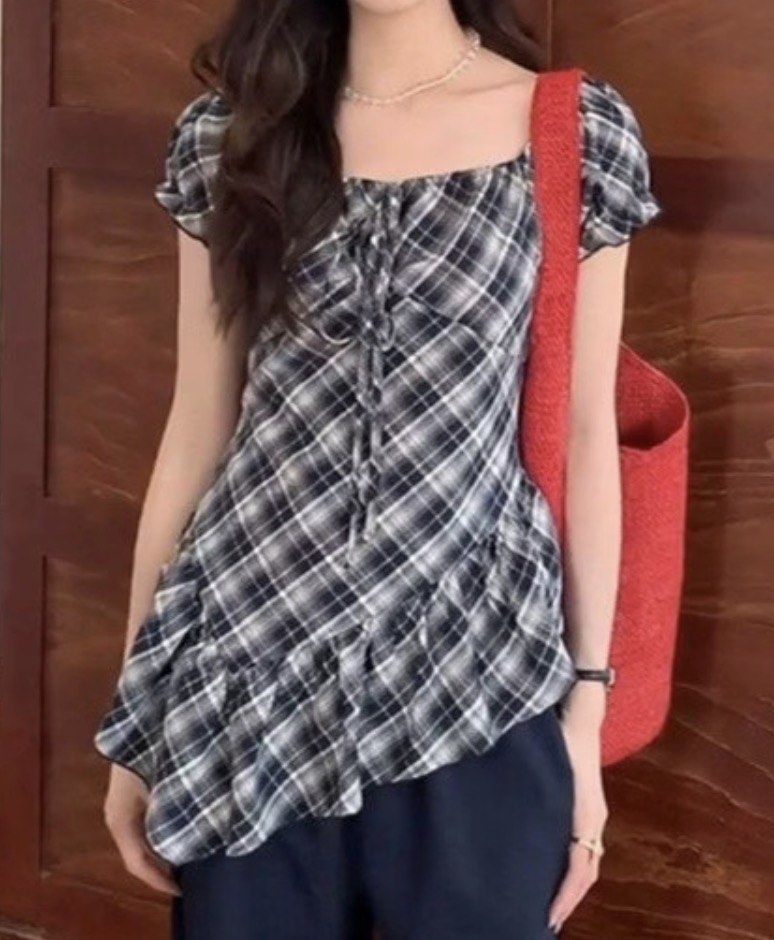 Size S Plaid Too Never Used (Category: Blouses) located in Quezon City. Submitted by alanascloset1 (Listing ID 1470223795, Image 1). Description: Size S Bust: 84 cm 33.1 inch Length: 72 cm 28.3 inch .