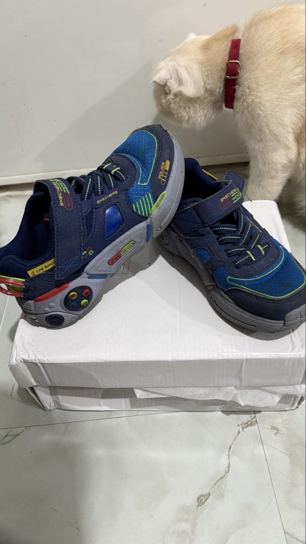 Skechers Gametronix US 13 19CM (Category: Babies & Kids Fashion) located in Quezon City. Submitted by dinesaur (Listing ID 1470230635, Image 2). Description: Needs wash lang Us 13, 19cm.