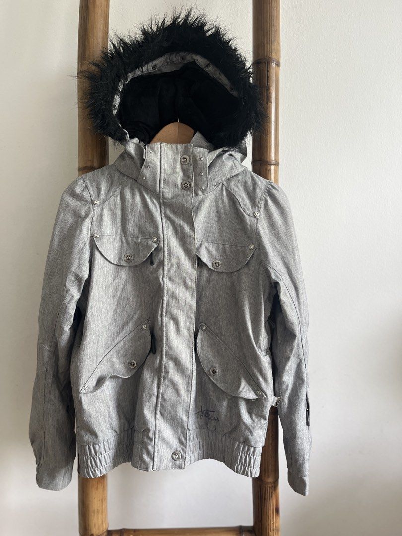 Ski Jacket (Category: Coats, Jackets and Outerwear) located in Singapore. Submitted by wendsing (Listing ID 1470196147, Image 1). Description: Beautiful Ski Jacket. Worn by daughter and now grown out of. Has detachable hood, fur trim and splash skirt. Good used condition. All elastic, buttons and zips work well. Can be picked up at Hume Avenue.