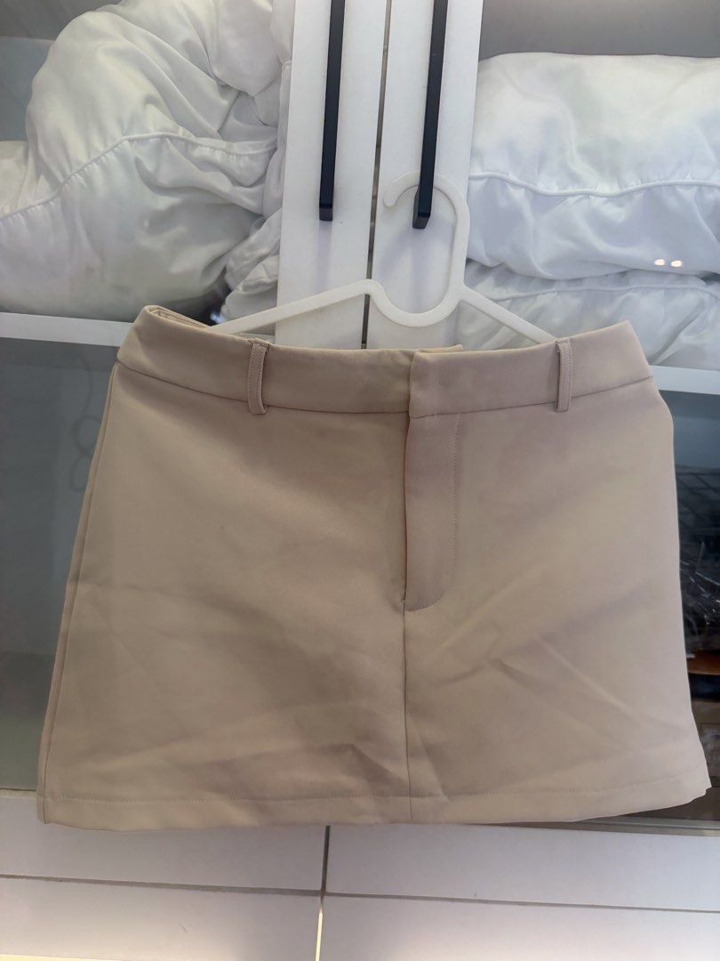 Skort (Category: Skirts) located in Quezon City. Submitted by destashingmycloset (Listing ID 1470208923, Image 1). Description: .