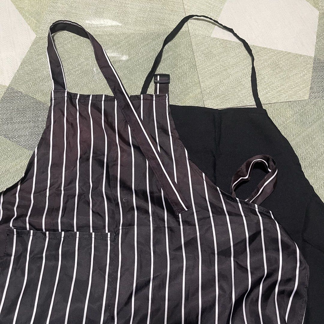 skull cap and apron bundle (Category: Cookware & Accessories) located in Pasig City. Submitted by sirendiva_ (Listing ID 1470182337, Image 3). Description: perfect for laboratory uniform in your university .