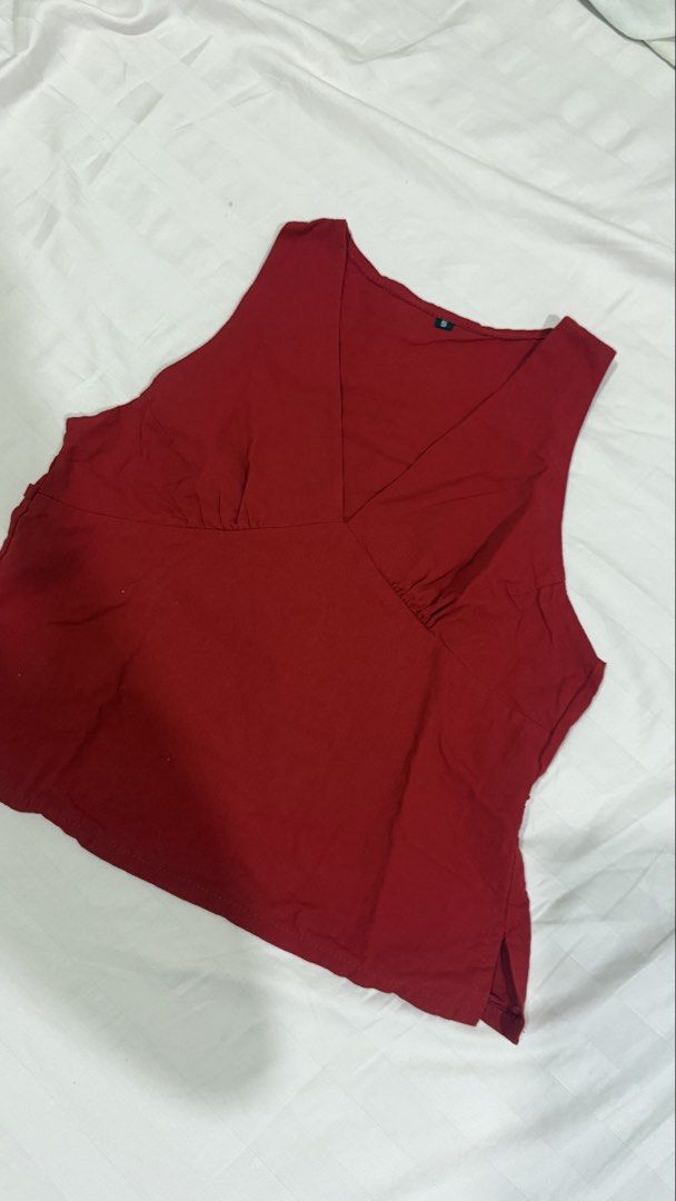 Sleeveless Red Top (small) (Category: Sleeveless) located in Manila. Submitted by nic_declutters (Listing ID 1470262591, Image 3). Description: Bought this for 300.