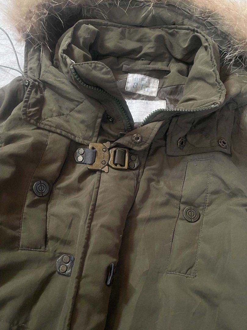 SLY military (Category: Coats, Jackets and Outerwear) located in Manila. Submitted by cesarvalentine0214 (Listing ID 1470157822, Image 2). Description: Details on slide.