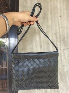 (Category: ) located in . Submitted by ukay-ukaybylyn (Listing ID 1470208308, Image 1). Description: .