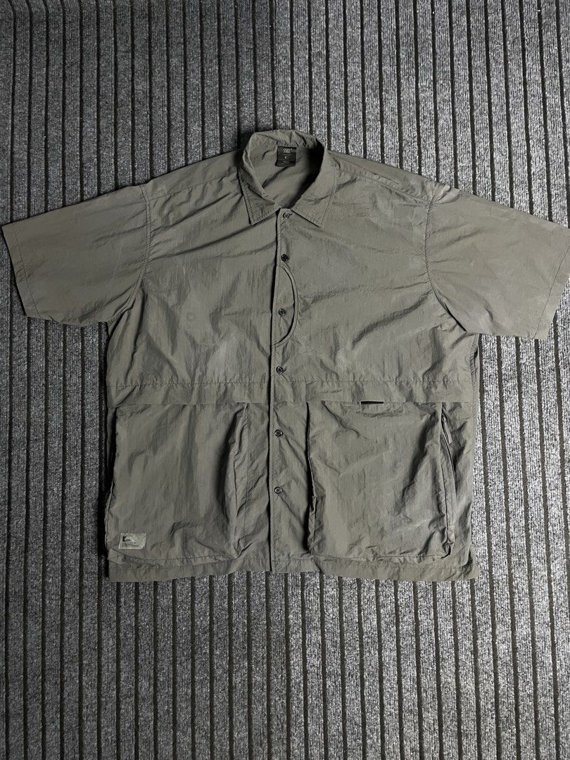 SMKL - Multipocket/Utility Nylon Polo in Grey (Category: Activewear) located in Puerto Princesa. Submitted by palawan.swagdealer (Listing ID 1470323941, Image 1). Description: All details are provided Kindly check each photo Have some unnoticable stain In very good condition Total pockets: .