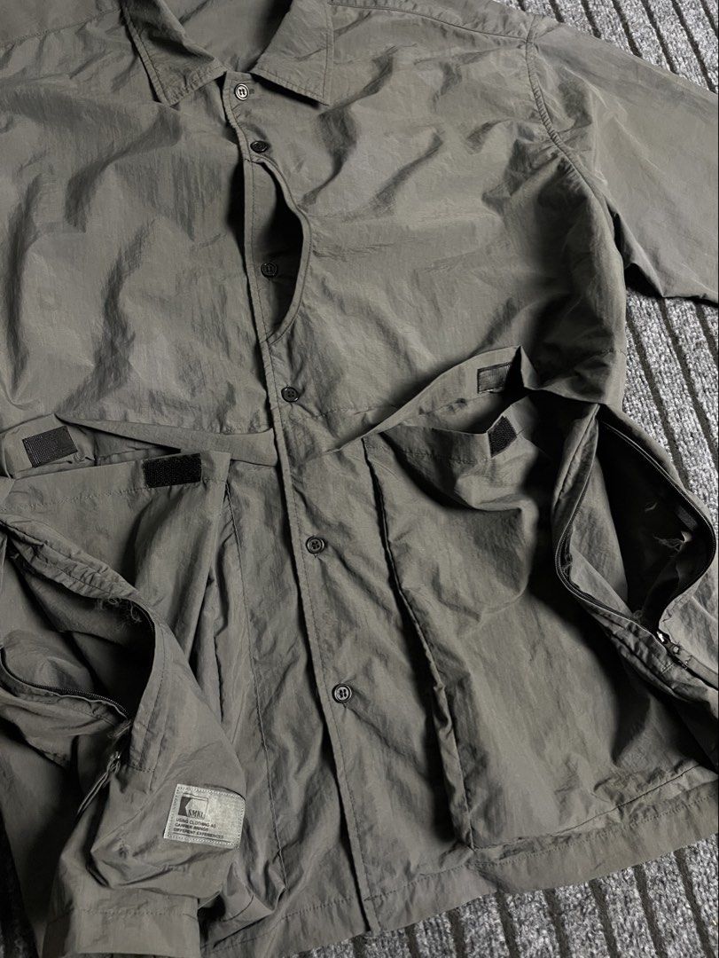 SMKL - Multipocket/Utility Nylon Polo in Grey (Category: Activewear) located in Puerto Princesa. Submitted by palawan.swagdealer (Listing ID 1470323941, Image 2). Description: All details are provided Kindly check each photo Have some unnoticable stain In very good condition Total pockets: .