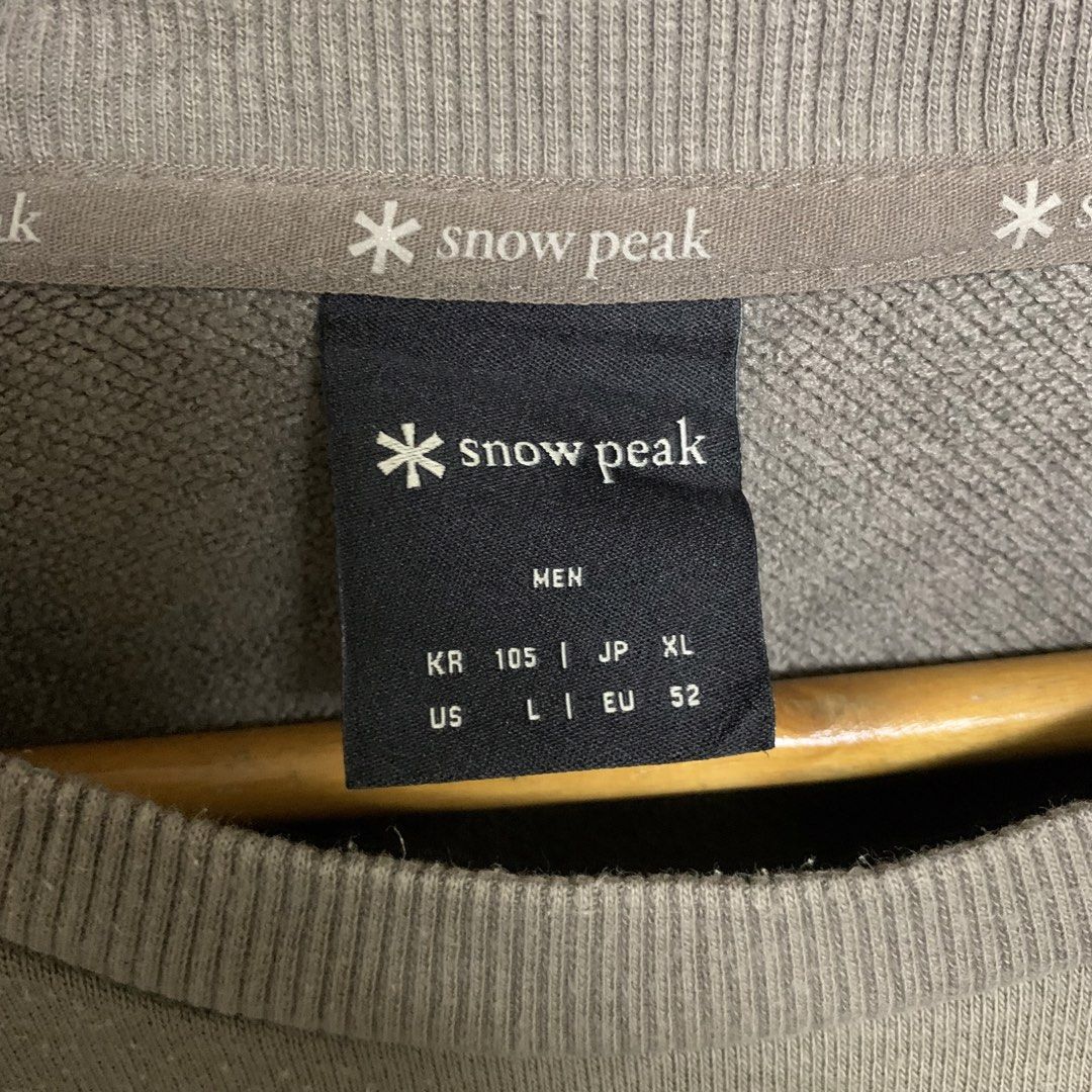 Snow Peak Crewneck Single Pocket (Category: Coats, Jackets and Outerwear) located in Butuan. Submitted by 8600_recycled.hyp3 (Listing ID 1470285380, Image 3). Description: XL on tag 22W x 27L Excellent No issue.