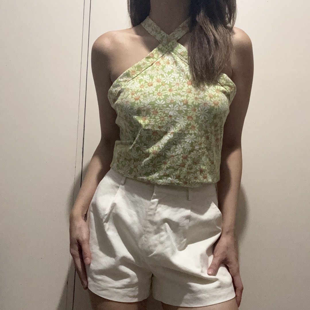 SO Green Floral Halter Top (Category: Sleeveless) located in Antipolo. Submitted by nicnicbg (Listing ID 1470283533, Image 2). Description: .