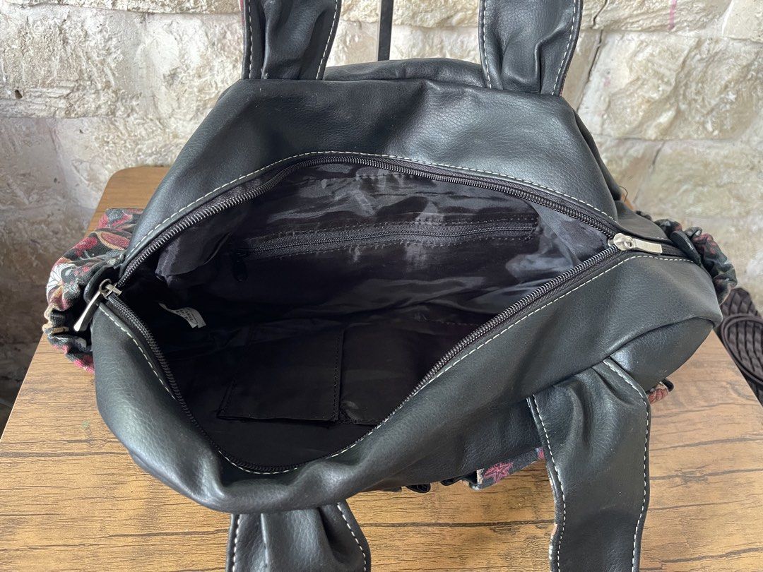 soft Leather shoulder bag L10x17 (Category: Shoulder Bags) located in San Fernando. Submitted by dntjapansurpluselyu (Listing ID 1470293153, Image 3). Description: .