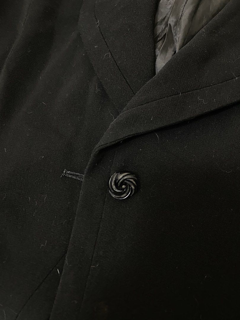 Soir Benir Black Formal Jacket Blazer (Category: Coats, Jackets and Outerwear) located in Pasig City. Submitted by crybbeee (Listing ID 1470272805, Image 1). Description: - Brand/Style: Vintage Soir Benir black formal jacket (S-M) - Color: Classic solid black - Interior: Fully lined for comfort - Details: Unique swirl black buttons on the front and sleeve cuffs - Collar: Structured lapel collar - Condition: Excellent vintage formal wear 🔺NOTE🔺 