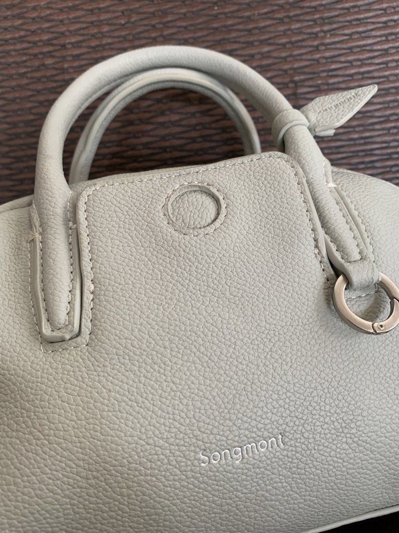 songmont handbag (Category: Luxury Bags & Wallets) located in General Santos City (Dadiangas). Submitted by sarathrift (Listing ID 1470200550, Image 3). Description: no strap.