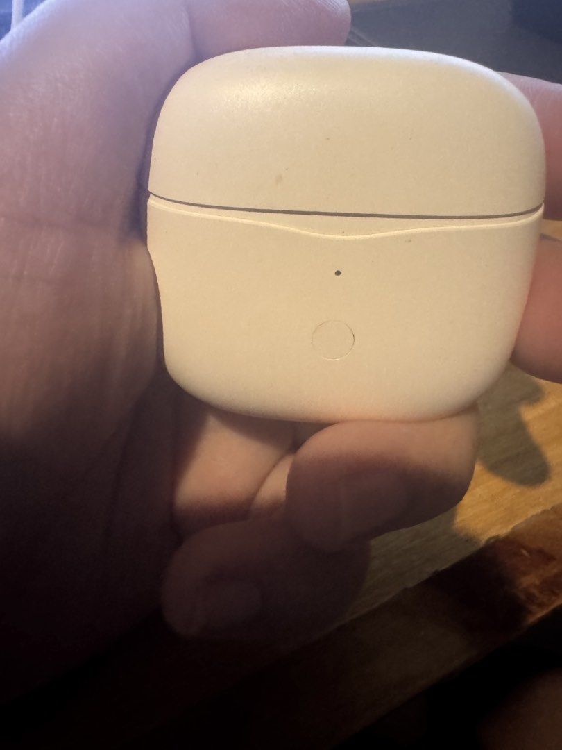 SoundPEATS Air3 True Wireless Earbuds (Category: Earphones) located in Paranaque City. Submitted by donn4u (Listing ID 1470326003, Image 1). Description: - Model: SoundPEATS Air3 Wireless Earbuds - Color: White - Condition: Open box, fully tested and 100% working - Indicator: Green charging light visible - Inclusions: Charging case, earbuds, USB charging cable, manual, and original retail packaging Used na pero maayos pa naman Purchased from Japa