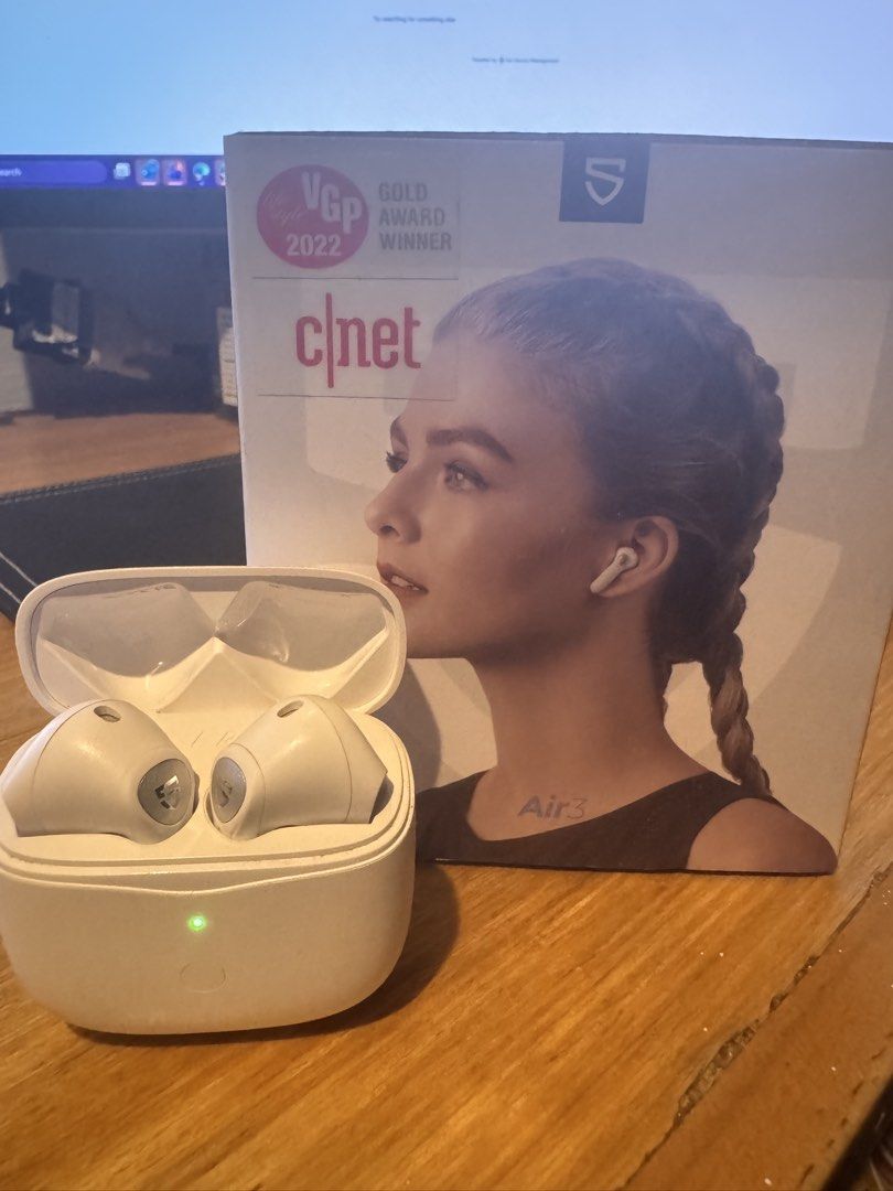 SoundPEATS Air3 True Wireless Earbuds (Category: Earphones) located in Paranaque City. Submitted by donn4u (Listing ID 1470326003, Image 3). Description: - Model: SoundPEATS Air3 Wireless Earbuds - Color: White - Condition: Open box, fully tested and 100% working - Indicator: Green charging light visible - Inclusions: Charging case, earbuds, USB charging cable, manual, and original retail packaging Used na pero maayos pa naman Purchased from Japa