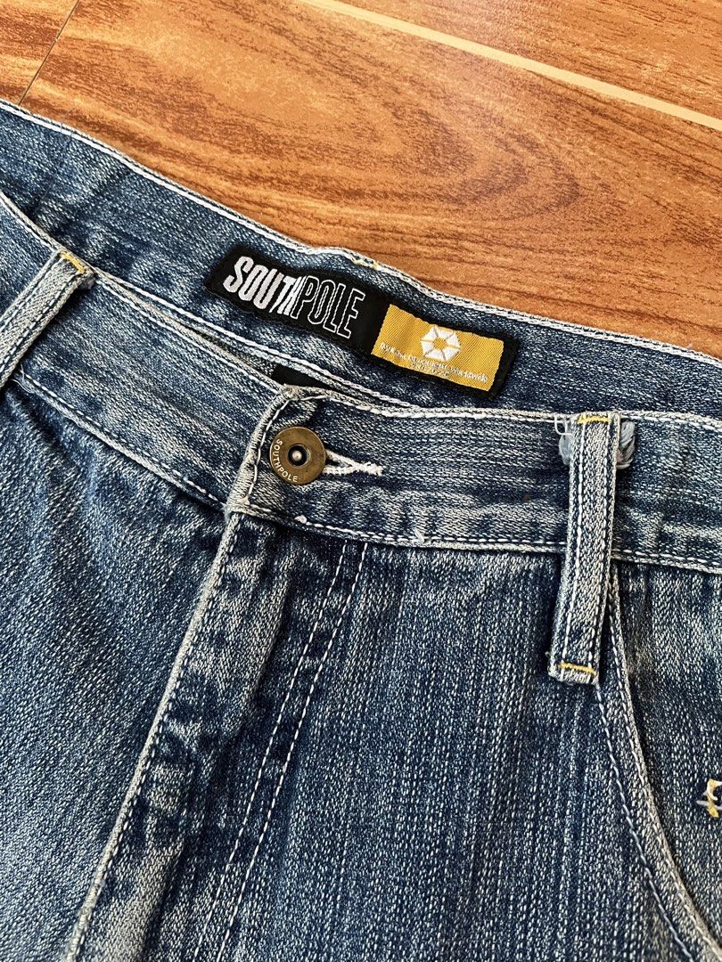 Southpole Jorts (Category: Shorts) located in Manila. Submitted by a.stmngo (Listing ID 1470272862, Image 3). Description: Waist 36 inches Length 26.5 inches Leg opening 12.5 inches Issue need wash faded tab (see last picture) 📍Manage your expectation. Item is thrifted. 📍Nagcarlan, Laguna.
