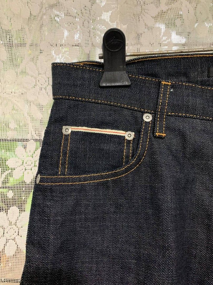 SOVERNMENT Selvedge Denim Pants (Category: Jeans) located in Minglanilla. Submitted by lhanz_qt (Listing ID 1470260434, Image 3). Description: SOVERNMENT Selvedge Denim Pants Waist 30 Length 40 Thigh 11.5 Hem 7 Issue: Like new condition Need wash Color rate and condition: 9.7/10.