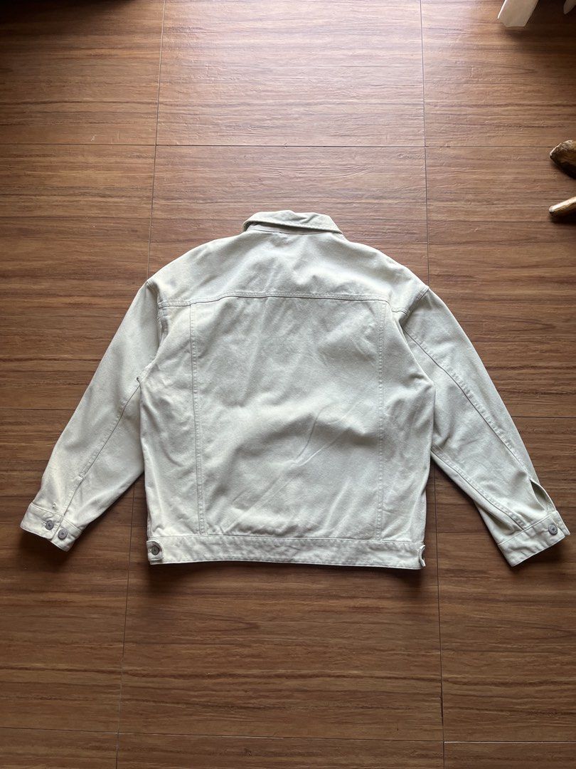 SPAO Cream Denim Button Up (Category: Coats, Jackets and Outerwear) located in Davao. Submitted by spilled.bins (Listing ID 1470267542, Image 2). Description: SPAO Cream Denim Button Up Width: 23.5in Length: 27in Boxy XL Measurement Distressing near Cuff Excellent Condition . Mine: ₱700 +shipping fee on top . Model Reference: Height: 5’5 feet Weight: 68kg.