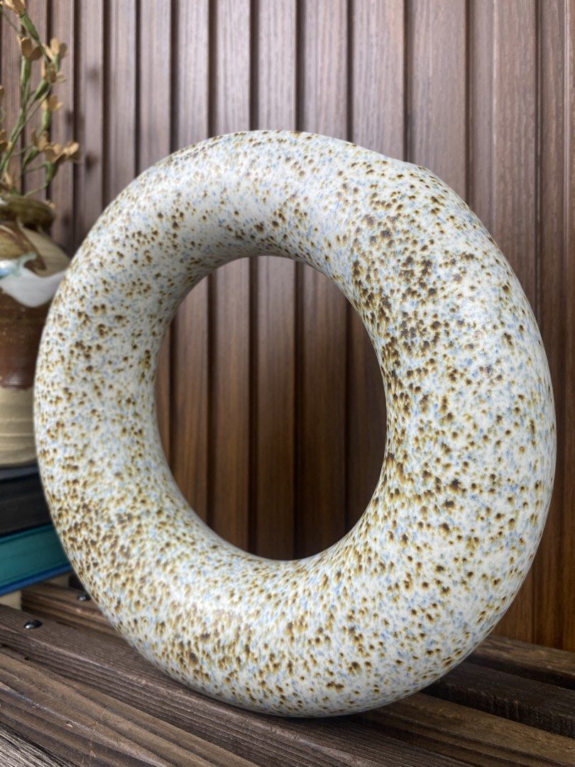 Speckled Donut Vase (Category: Vases & Decorative Bowls) located in Pasay City. Submitted by thepickypicker (Listing ID 1470180397, Image 3). Description: Speckled Donut P980 Size: 8" tall, 8 3/8 wide .