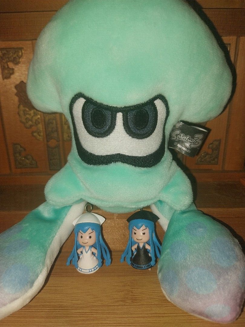 Splatoon and Squidgirl Set (Category: Plushies & Soft Toys) located in Paombong. Submitted by boxoftoys01 (Listing ID 1470345348, Image 1). Description: - Authentic Splatoon 3 mint green squid plush with official Nintendo tag - Includes 2 Squidgirl keychain gashapon - Delivery can be through LBC or Lalamove or J&T - Payment through Gcash or GoTyme or Maribank - Meet up at Robinson Malolos or Vista Mall Malolos - Stricly no cancellation after conf