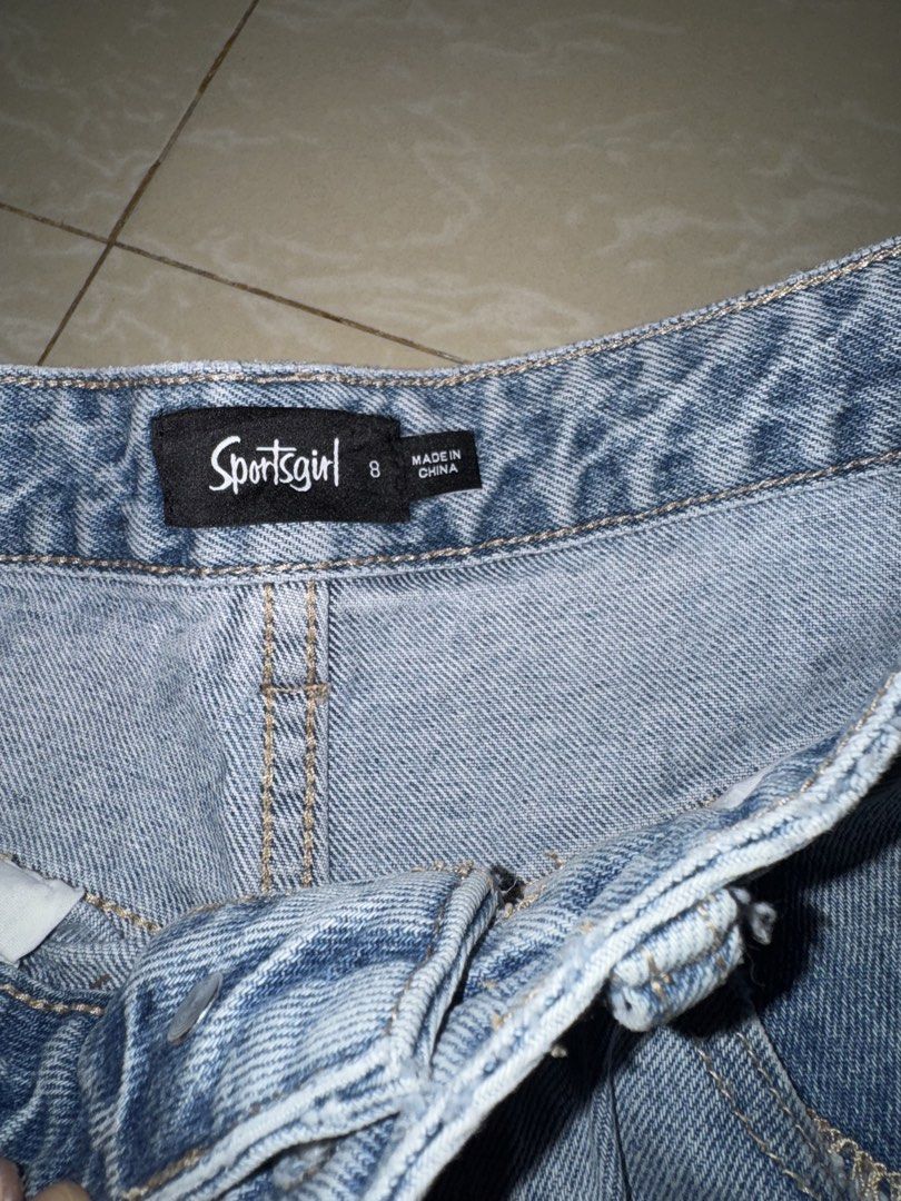 Sportsgirl (Category: Shorts) located in Davao. Submitted by twogirlsapparel (Listing ID 1470228754, Image 2). Description: .