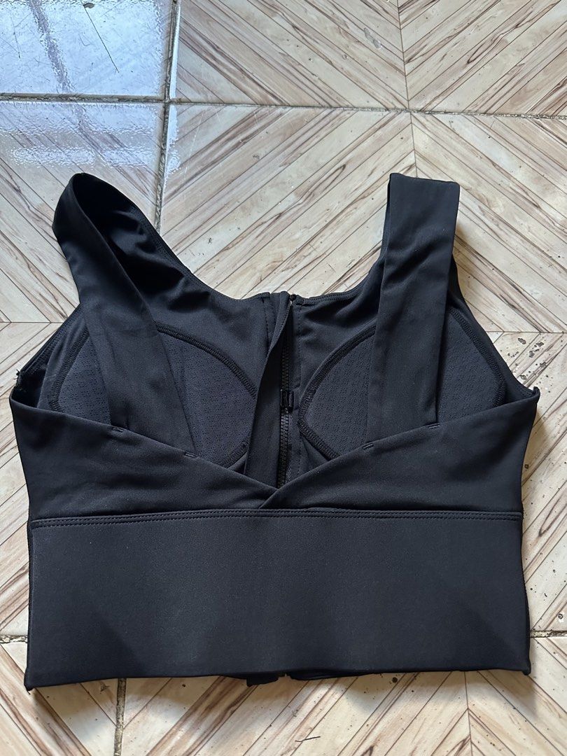 sporty seamless bra (Category: Activewear) located in Angeles City. Submitted by alejeong27 (Listing ID 1470217310, Image 2). Description: .