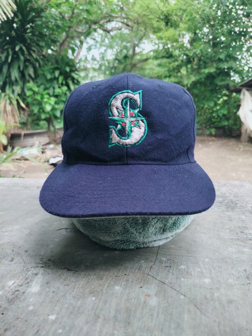 SSK 1990s Seattle Mariners Snapback Hat (Category: Caps & Hats) located in San Joaquin. Submitted by myksss19 (Listing ID 1470211672, Image 1). Description: SSK 1990s Seattle Mariners Snapback Hat 1990s Japanese SSK licensed Mariners cap. Clean Made in Japan baseball heritage..