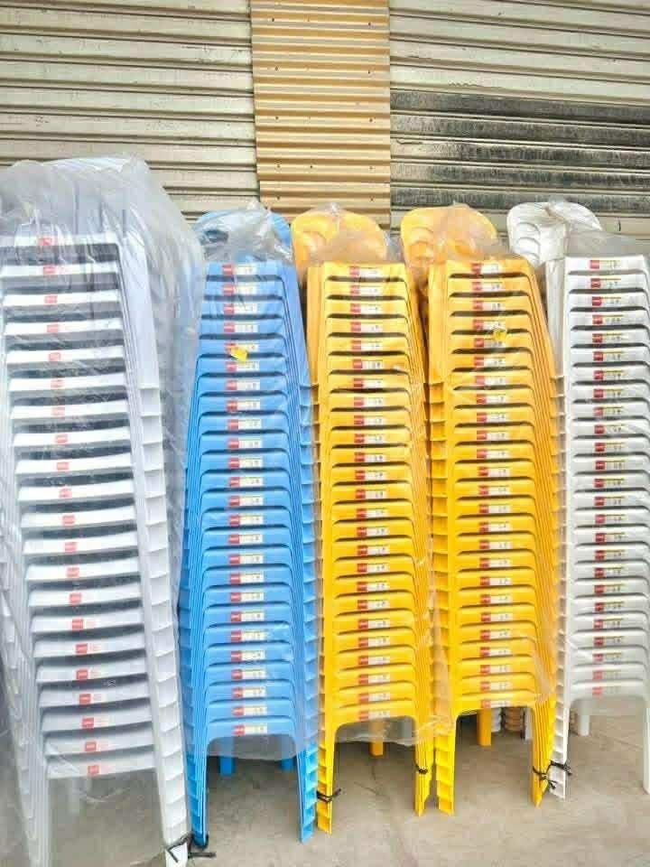 Stackable plastic chairs in various colors (Category: Chairs) located in Liloan. Submitted by oddflower_c197c6 (Listing ID 1470181096, Image 1). Description: RESTOCK❗️UNO BISTRO CHAIR❗️ Available colors: WHITE BLACK BROWN GRAY BLUE BEIGE PURPLE GREEN ORANGE YELLOW PINK Ps: MAO NI CLASS A PINAKA QUALITY, THOUSANDS PCS NA ATONG SOLD WAJUY REKLAMO NGA NABALI Ps: ANG COLOR BROWN PWEDE KAAYO ISET SA RATTAN TABLES.