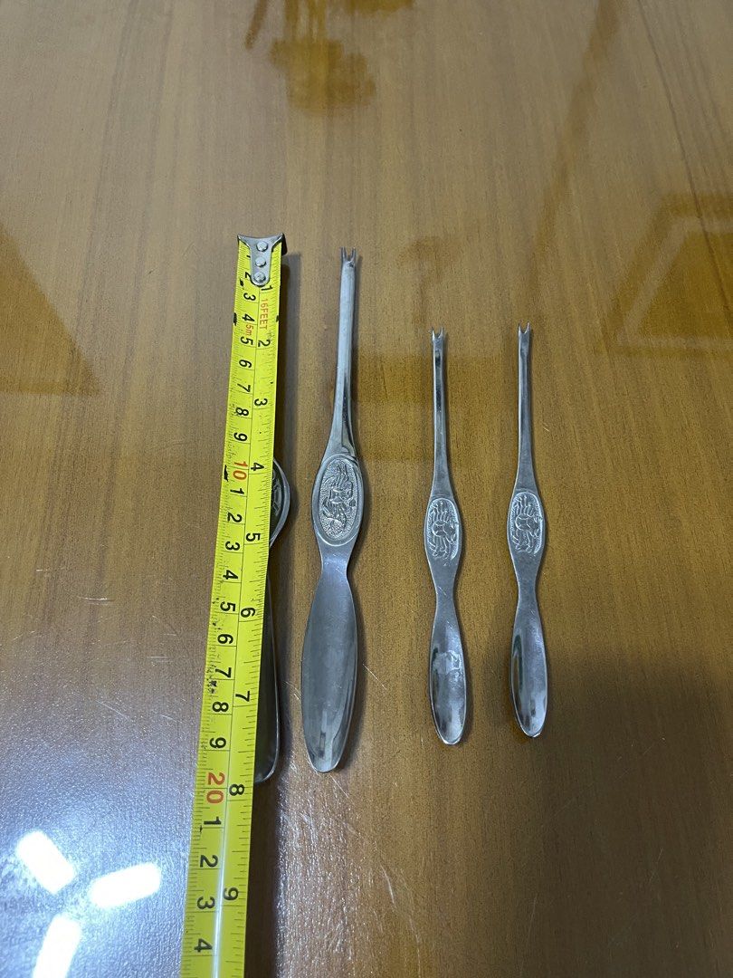 Stainless Steel Crab & Lobster Spoon Fork (Category: Other Kitchenware & Tableware) located in Quezon City. Submitted by doublelkitchenware (Listing ID 1470197649, Image 3). Description: Stainlesss Steel Crab & Lobster Spoon Fork Made in Japan 2 20cm 2 15cm Minimal sign if usage Pick up or shipping via Lalamove Provincial🚚j&t Novaliches Qc.