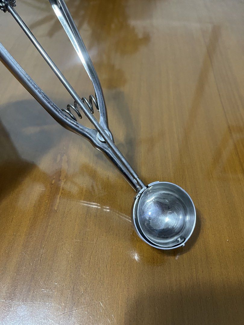 Stainless Steel Ice Cream Scooper (Category: Other Kitchenware & Tableware) located in Quezon City. Submitted by doublelkitchenware (Listing ID 1470190180, Image 3). Description: Stainless Steel Ice Cream Scooper Made in Korea 4x20cm Makapal and mabigat Minimal sign of usage Pick up or shipping via lalamove Provincial 🚚j&t Novaliches Qc .