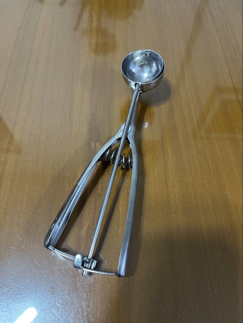 Stainless Steel Ice Cream Scooper (Category: Other Kitchenware & Tableware) located in Quezon City. Submitted by doublelkitchenware (Listing ID 1470190180, Image 1). Description: Stainless Steel Ice Cream Scooper Made in Korea 4x20cm Makapal and mabigat Minimal sign of usage Pick up or shipping via lalamove Provincial 🚚j&t Novaliches Qc .