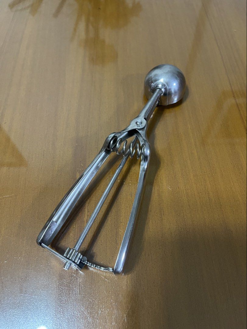Stainless Steel Ice Cream Scooper (Category: Other Kitchenware & Tableware) located in Quezon City. Submitted by doublelkitchenware (Listing ID 1470190180, Image 2). Description: Stainless Steel Ice Cream Scooper Made in Korea 4x20cm Makapal and mabigat Minimal sign of usage Pick up or shipping via lalamove Provincial 🚚j&t Novaliches Qc .
