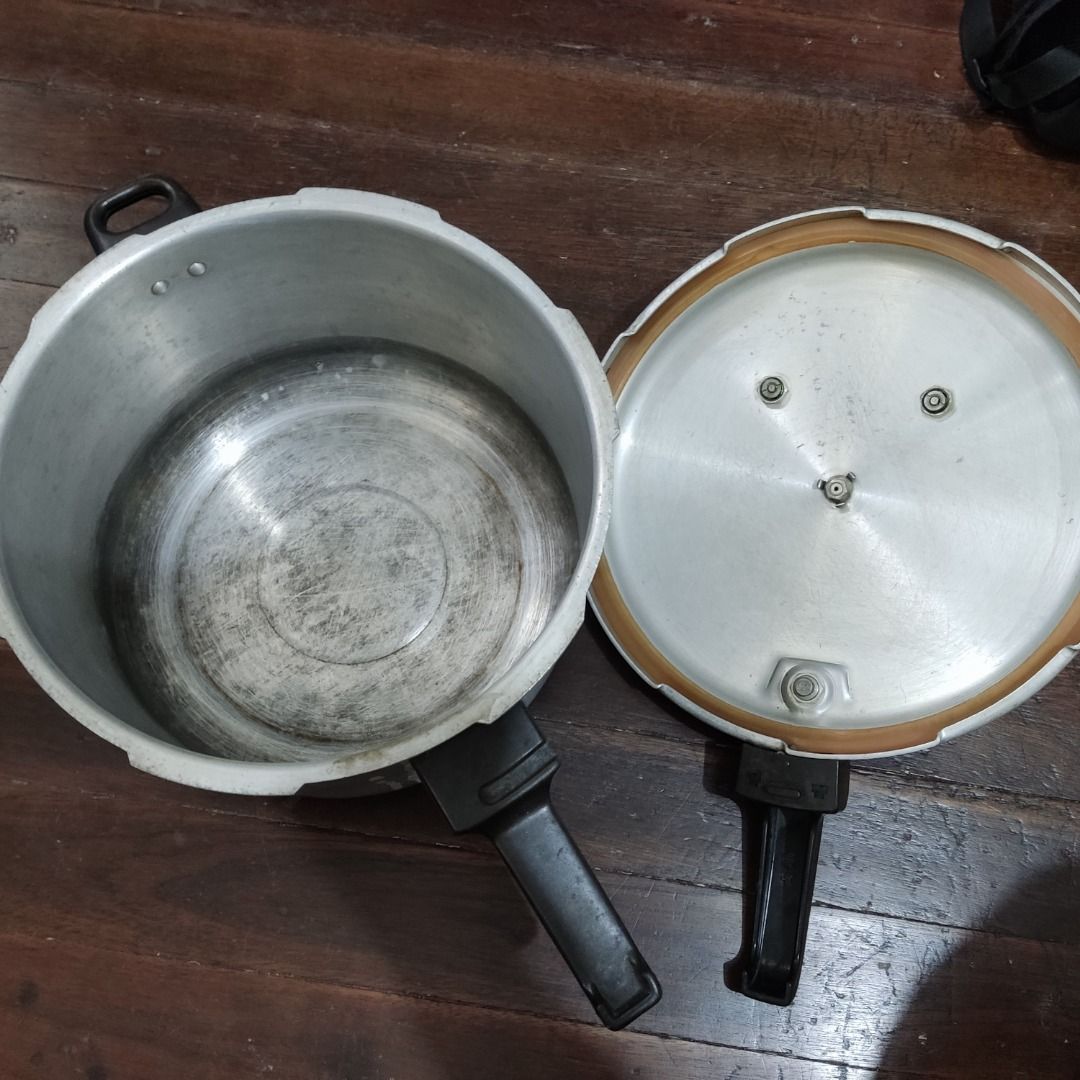 Standard Aluminium Pressure Cooker Large (Category: Cookware & Accessories) located in Manila. Submitted by bsuy2000 (Listing ID 1470173988, Image 2). Description: - Large Standard Aluminium Pressure Cooker maybe around 10 or 12 qts - Will include New Silicon Rubber - All still functioning. - Ideal for Food Stall or Karinderia - Ready for cooking!.