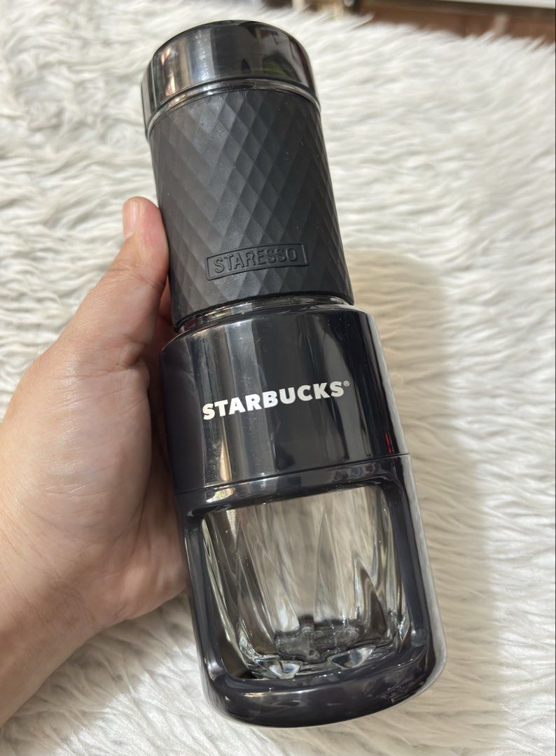 Staresso Classic SP-200 Portable Espresso (Category: Coffee Machines & Makers) located in Paranaque City. Submitted by dalle_closet (Listing ID 1470208120, Image 3). Description: new pa ata ito, old lang at dirty yung box STARESSO Classic SP-200 is a compact, manual, and unpowered portable espresso maker that generates 15 to 20 bars of pressure to brew rich espresso with crema using either ground coffee or Nespresso-compatible pods. Key Specifica