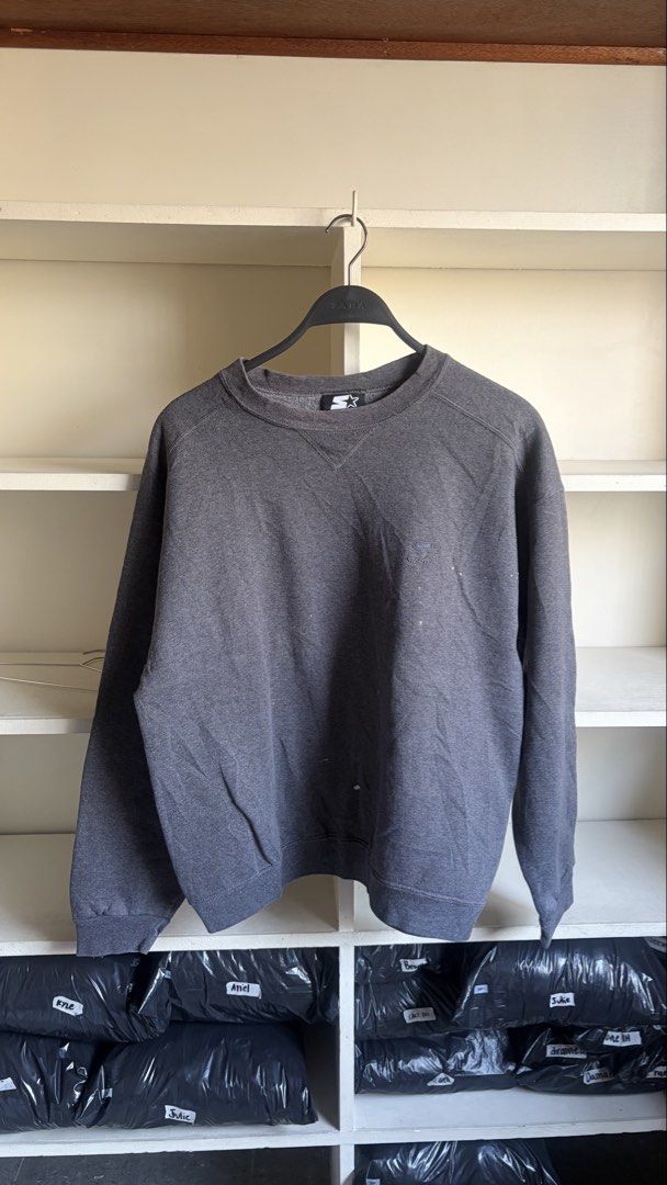 Starter Crew Neck (Category: Coats, Jackets and Outerwear) located in Manila. Submitted by _revault (Listing ID 1470237513, Image 1). Description: .