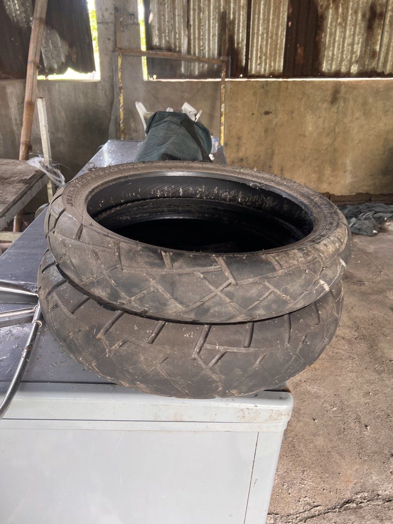 stock tires for mt15/xsr155 (Category: Mags and Tires) located in Manila. Submitted by ryu_mosher (Listing ID 1470196883, Image 3). Description: emergency tires 500 pesos nalang good na goods yung pang harap.