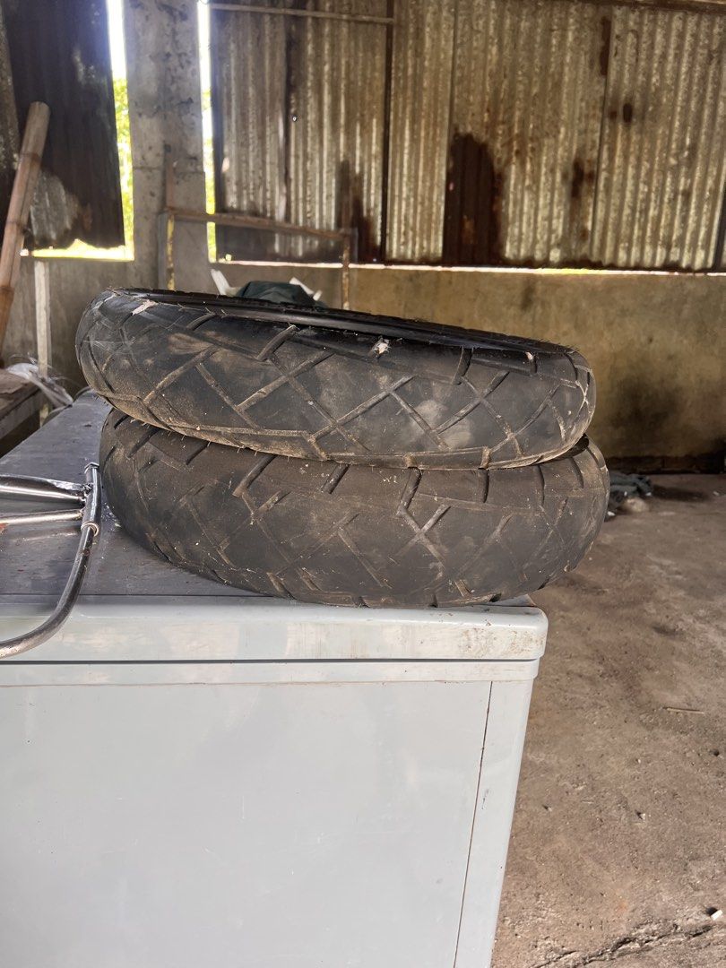 stock tires for mt15/xsr155 (Category: Mags and Tires) located in Manila. Submitted by ryu_mosher (Listing ID 1470196883, Image 2). Description: emergency tires 500 pesos nalang good na goods yung pang harap.