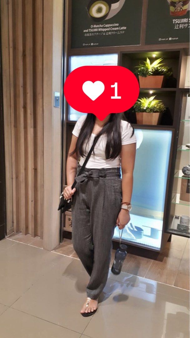 Stradivarius Trousers (Category: Other Bottoms) located in Taguig. Submitted by xkmanzano078817 (Listing ID 1470264390, Image 1). Description: .