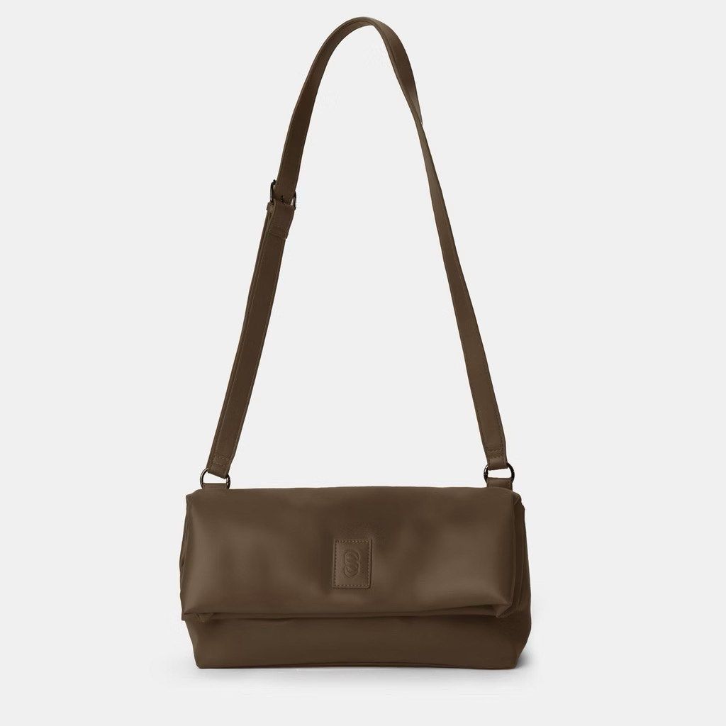 Straightforward DVL Lucca Sling Bag (Category: Cross-body Bags) located in Caloocan City. Submitted by chicherchill (Listing ID 1470299222, Image 1). Description: ☆ ₱1,487 srp ☆ used once only! ☆ can send actual pics (so u can see the color better) ☆ sdd via lalamove/grab only.