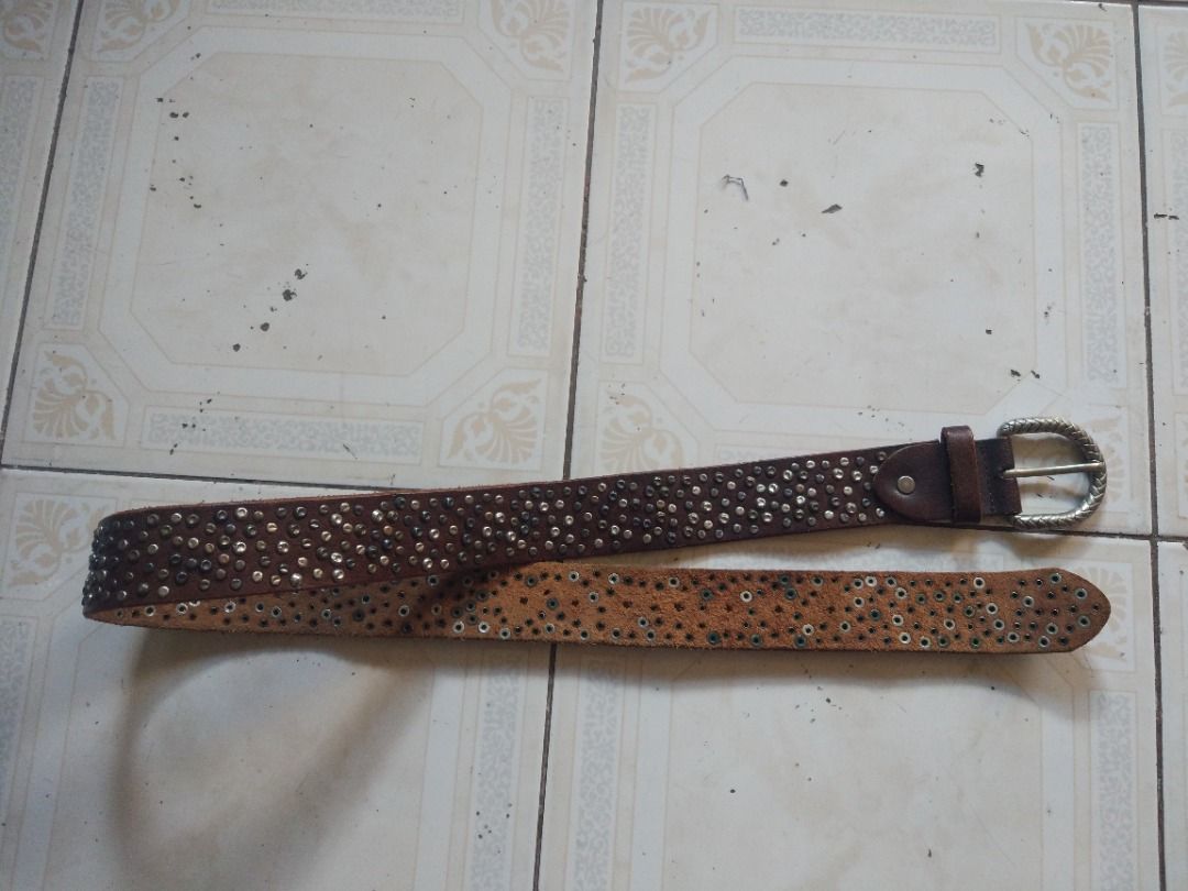 Studded Leather Belt (Category: Belts) located in Pasay City. Submitted by denimdude.ph (Listing ID 1470273451, Image 1). Description: fits 33 inch waist max.