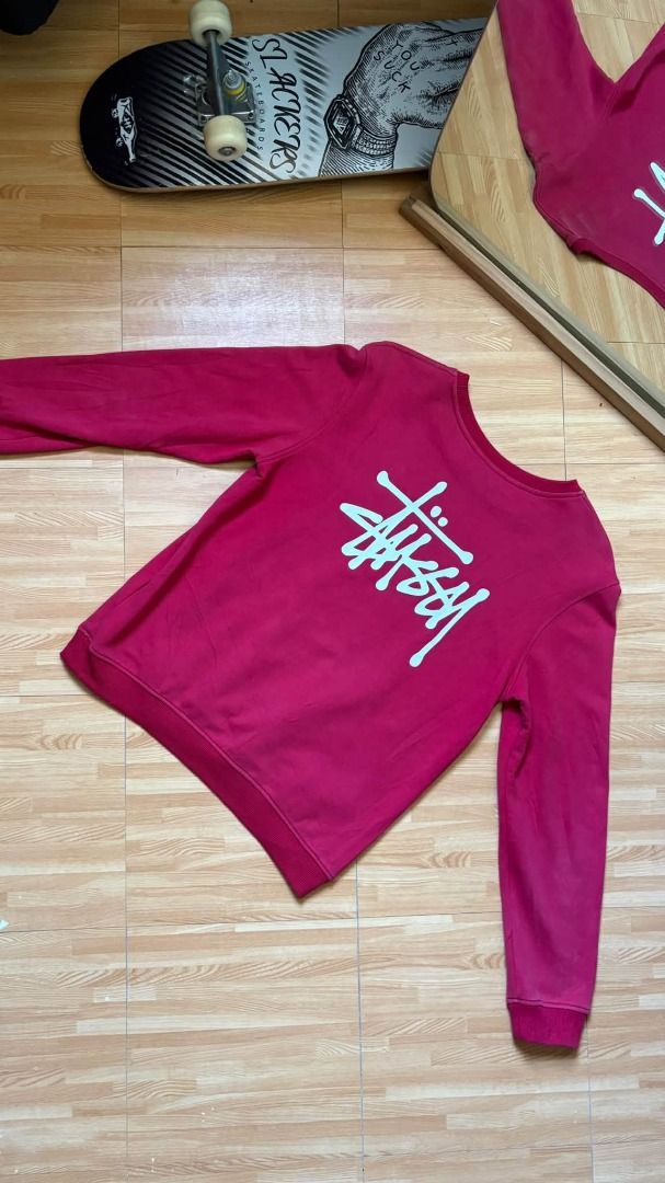 Stussy Basic Logo Red Sweatshirt (Category: Tshirts & Polo Shirts ) located in Meycauayan. Submitted by _trip2thrift.bul (Listing ID 1470240960, Image 1). Description: Stussy Basic Logo Red Sweatshirt Sz M 21x27 9.5/10 very good condi Claim: ₱1k + sf .