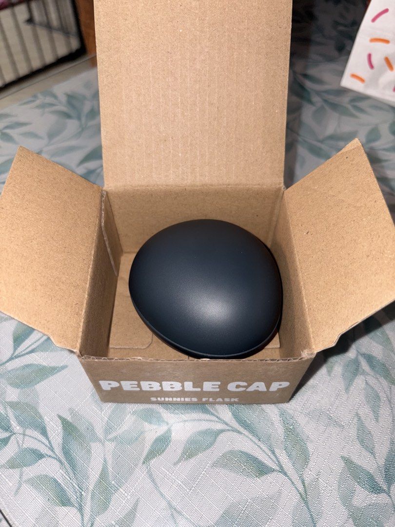 SUNNIES FLASK PEBBLE CAP - GULAMAN (Category: Water Bottles & Tumblers) located in Paranaque City. Submitted by ylla_ (Listing ID 1470212095, Image 1). Description: WTS LFB PEBBLE CAP - GULAMAN - BRAND NEW NEVER BEEN USED - BOUGHT 10/24 - W/ BOX - RFS: I bought the cap color i rlly wanted 1 day after buying this huhu - GCASH/ MARIBANK | JNT, LALAMOVE, GRAB PLS BUY NAAA.