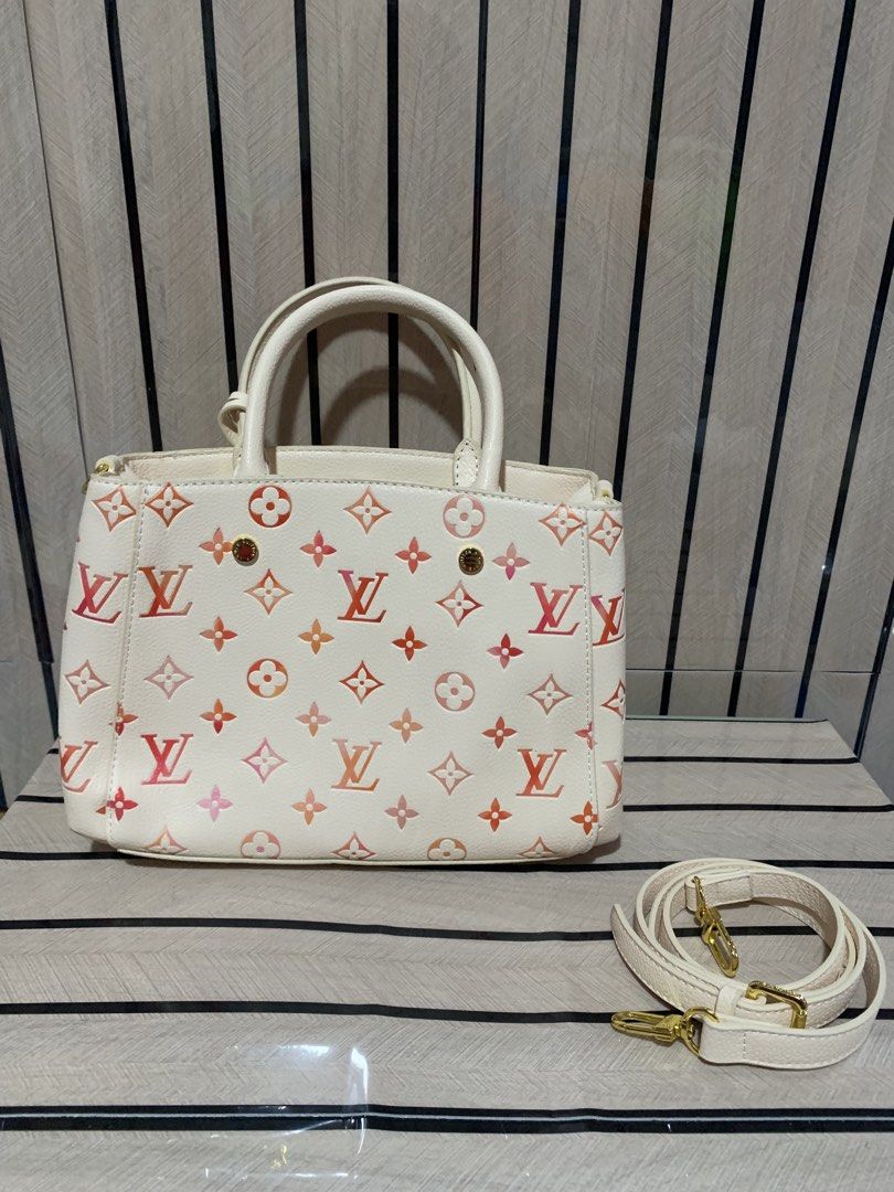 Sunrise Aquarelle (Category: Cross-body Bags) located in San Fernando. Submitted by preluxuria_online_shop (Listing ID 1470279120, Image 2). Description: .