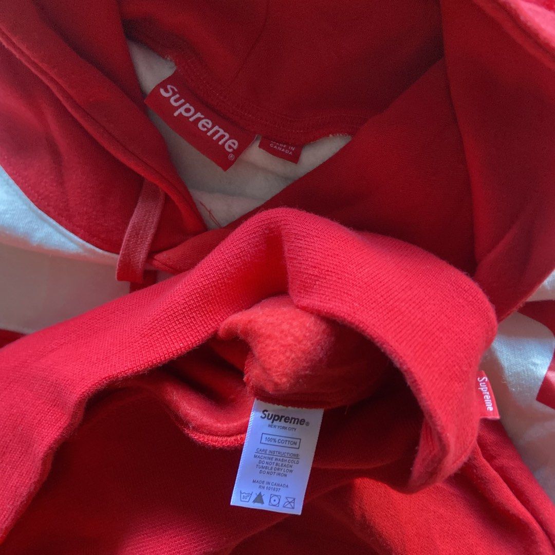 Supreme (Category: Luxury Apparel) located in Dueñas. Submitted by d1gidoll (Listing ID 1470245181, Image 3). Description: 24 x 29 No flaws Need rewash only 10/10 color rate.