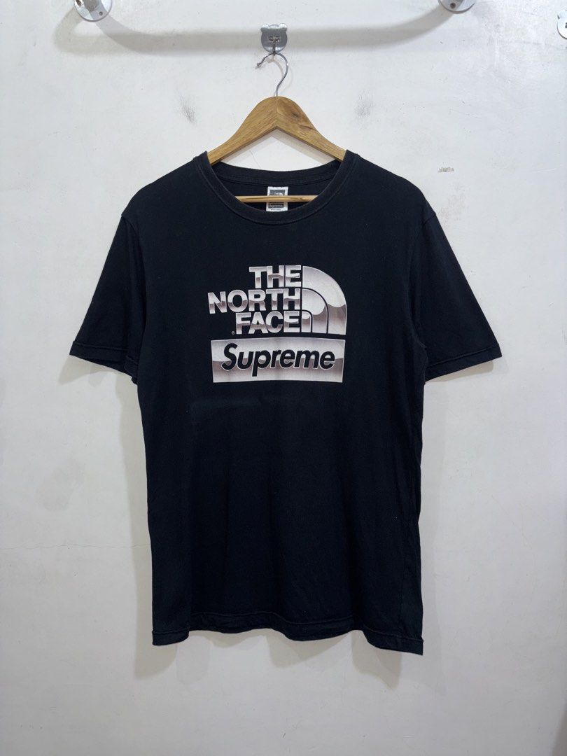 Supreme ❌ Tnf (Category: Activewear) located in Taytay. Submitted by leanmark103093 (Listing ID 1470300136, Image 1). Description: Supreme❌TNF Small on tag W21 L28 Excellent Condition No issue 📩📩📩📩.