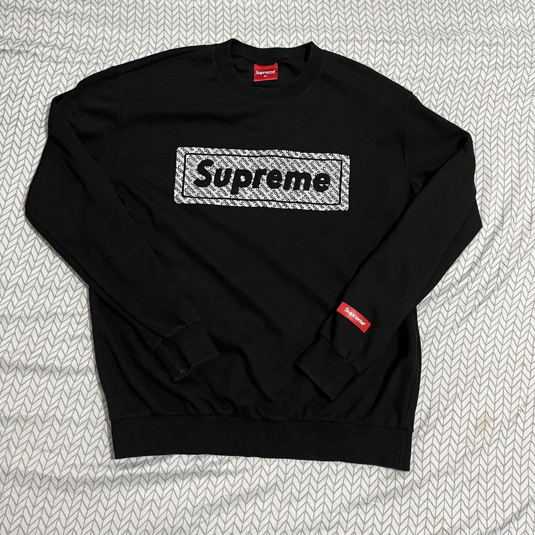 Supreme Box Logo Crewneck Sweatshirt (Category: Coats, Jackets and Outerwear) located in Polangui. Submitted by rodss7 (Listing ID 1470243706, Image 1). Description: .