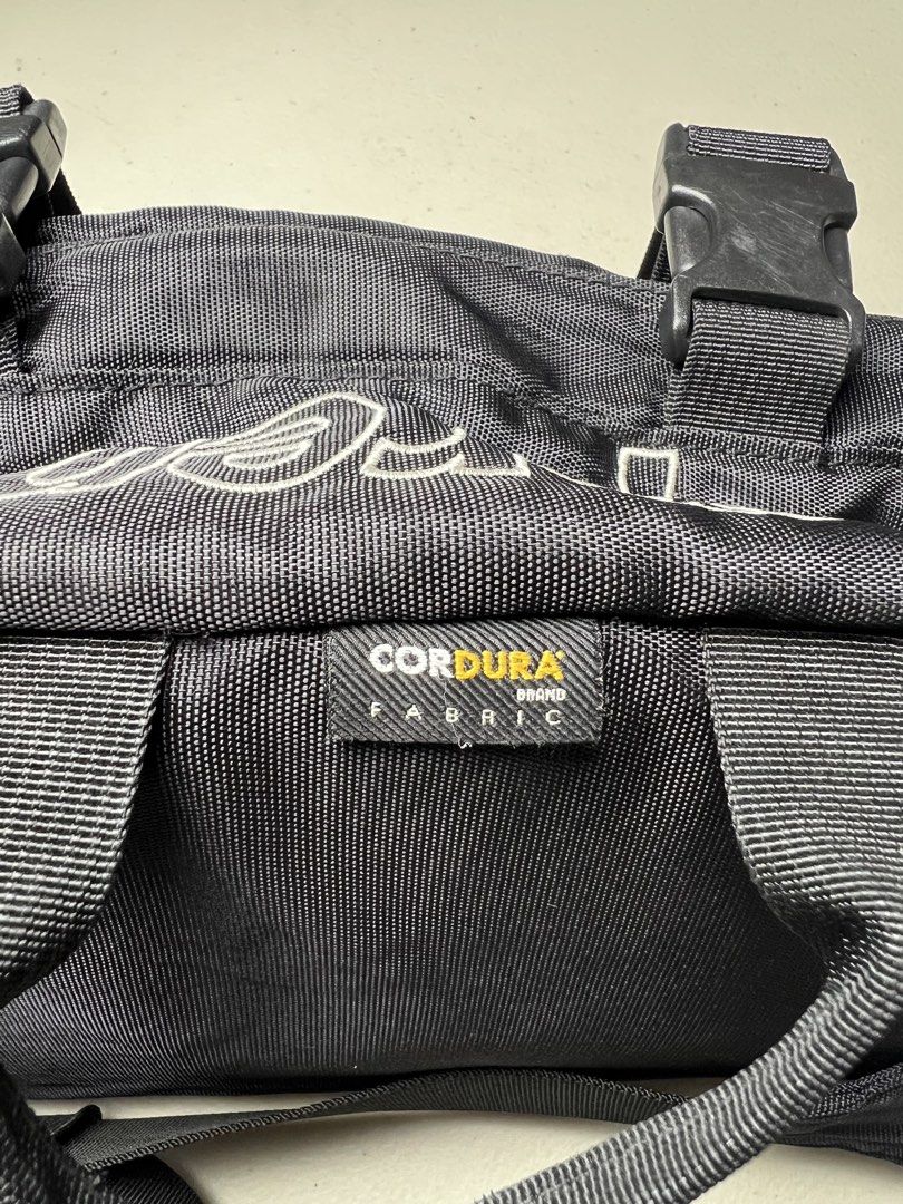 Supreme FW19 Waistbag (Category: Luxury Bags & Wallets) located in General Trias. Submitted by luxfinds2019 (Listing ID 1470167081, Image 3). Description: Supreme Fw19 waistbag 2700 shipped Authentic 💯 No issue Maganda Loc laguna Slight negotiable Pm.