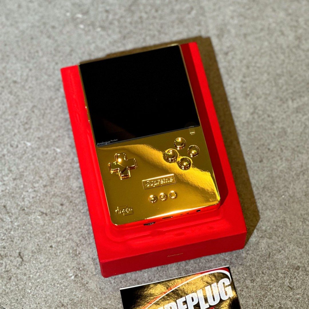 Supreme FW26 Analogue Pocket Gold (Category: Vintage Collectibles) located in Quezon City. Submitted by inside_plug (Listing ID 1470173034, Image 2). Description: For Sale Supreme FW26 Analogue Pocket Gold Brandnew Dm us to purchase.
